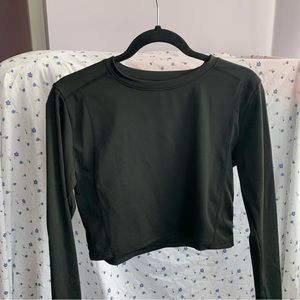 Black Cropped Long Sleeve Workout top
